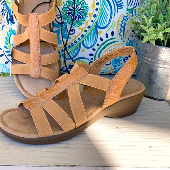 Memory Foam Sandals - Picture 3 of 7